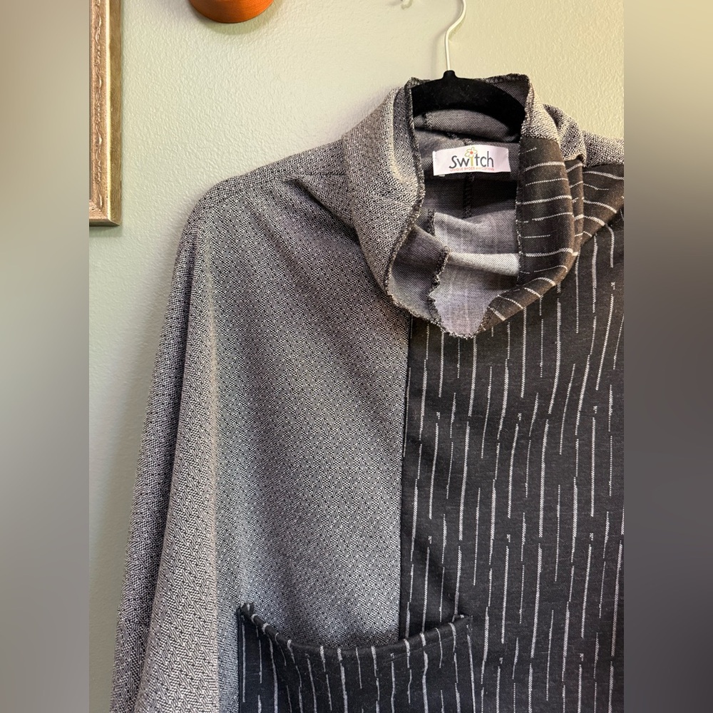 Boxy Colorblock Sweater Top - Picture 7 of 8